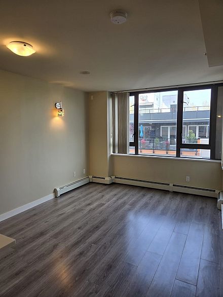 512 2689 Kingsway