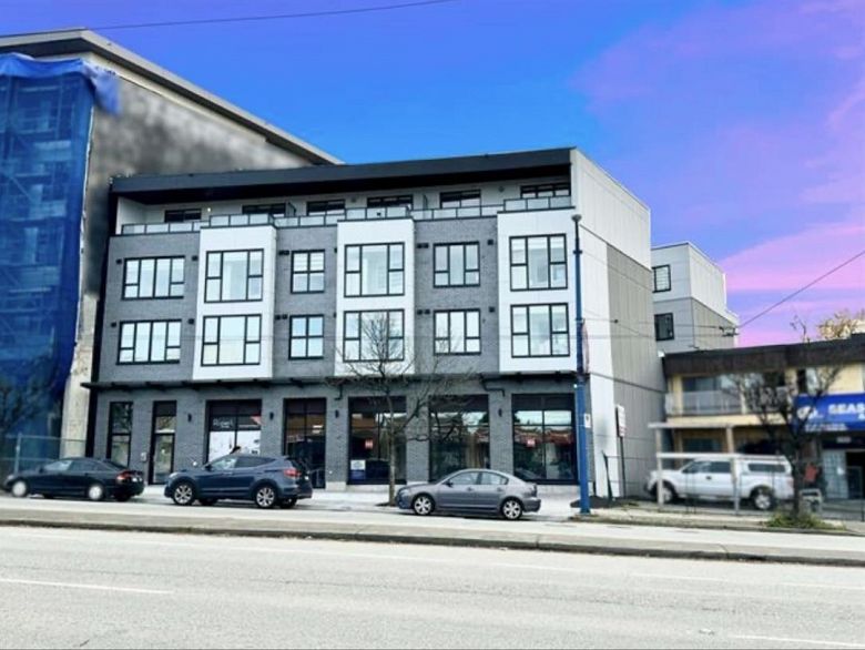 204 3050 Kingsway