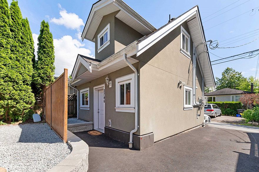 2744 W 10th Avenue