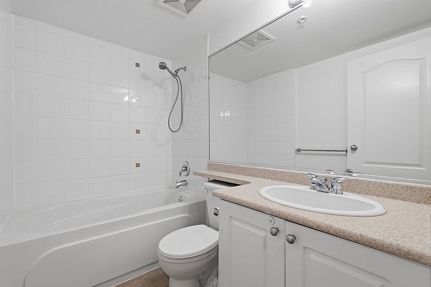 408 189 Ontario Place