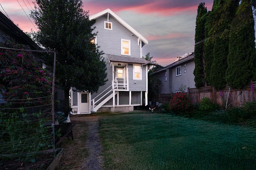 2528 Adanac Street