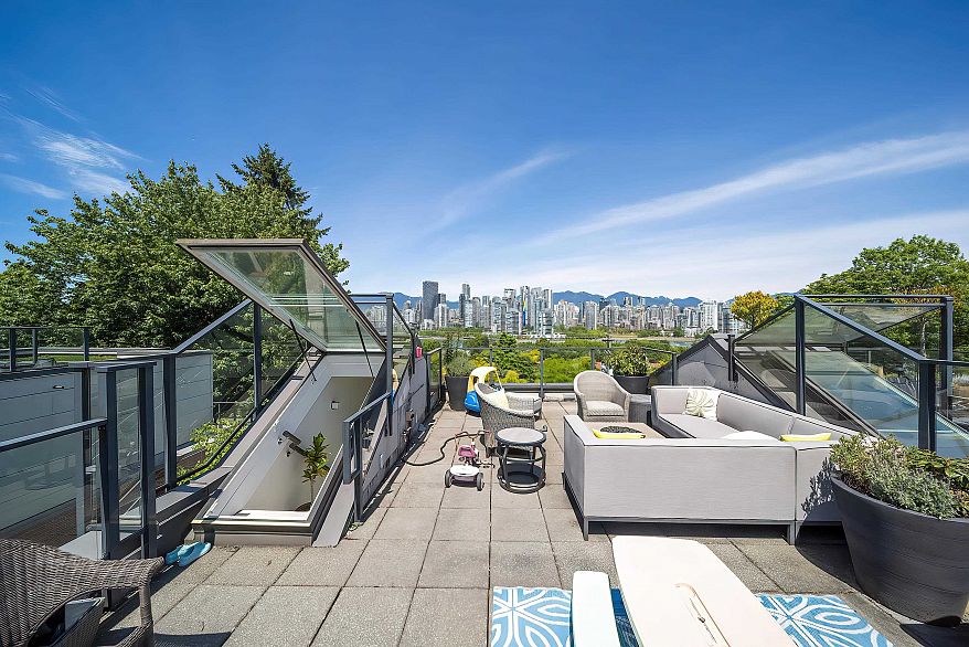 1088 W 7th Avenue