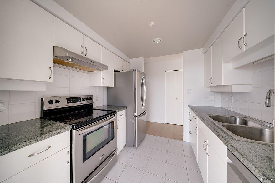 2206 1201 Marinaside Crescent