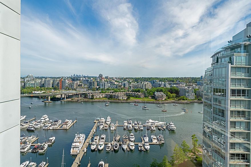 2206 1201 Marinaside Crescent