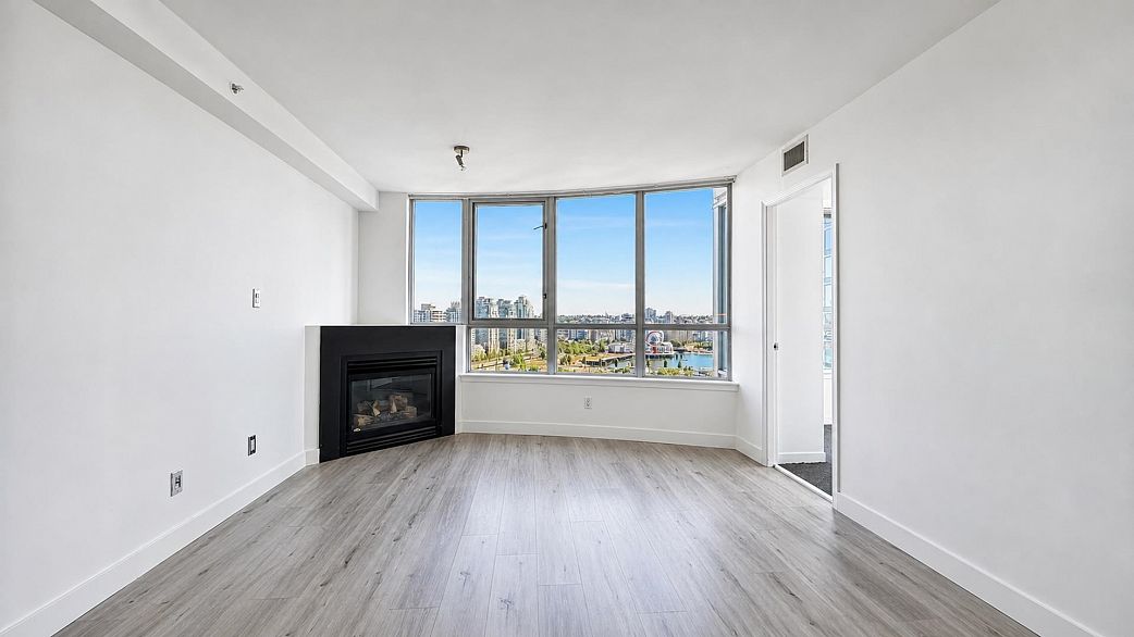 2009 63 Keefer Place
