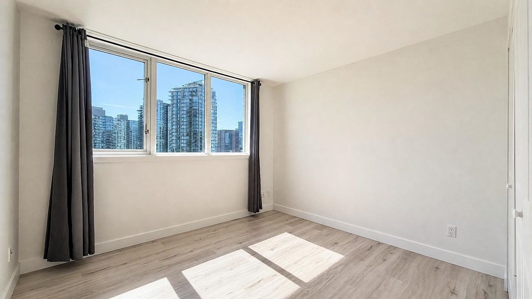 2009 63 Keefer Place