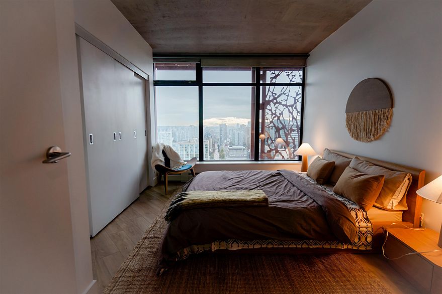 3406 128 W Cordova Street