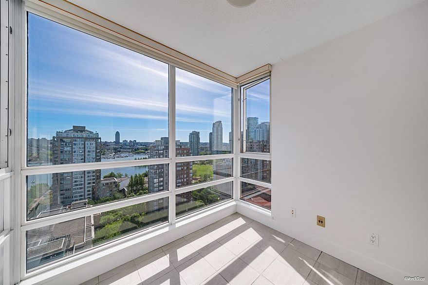 2206 1201 Marinaside Crescent