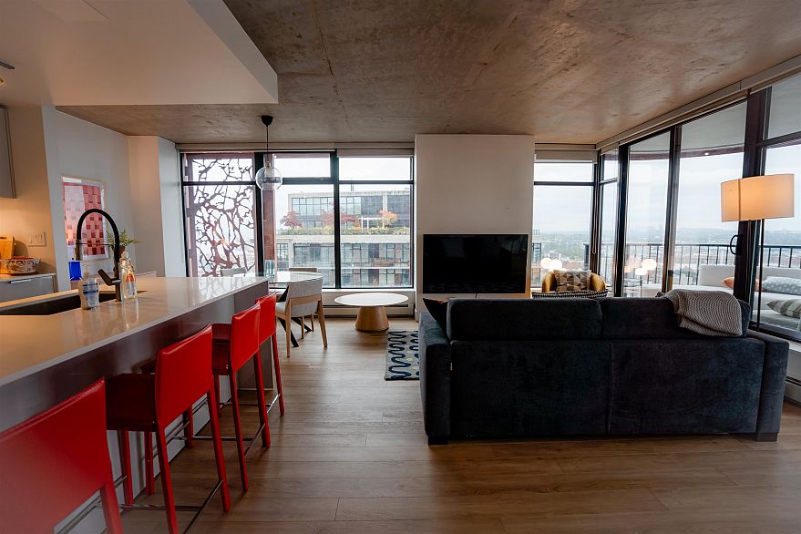 3406 128 W Cordova Street