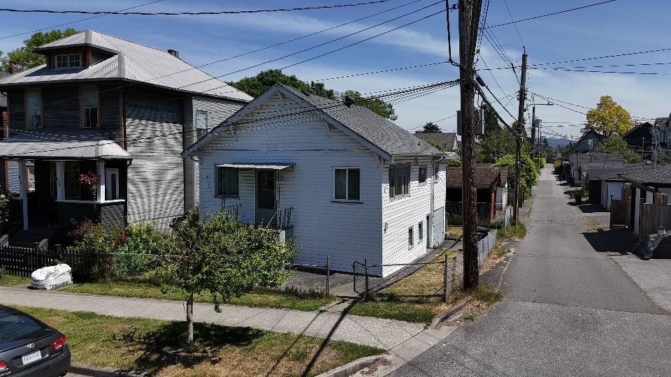 824 Semlin Drive