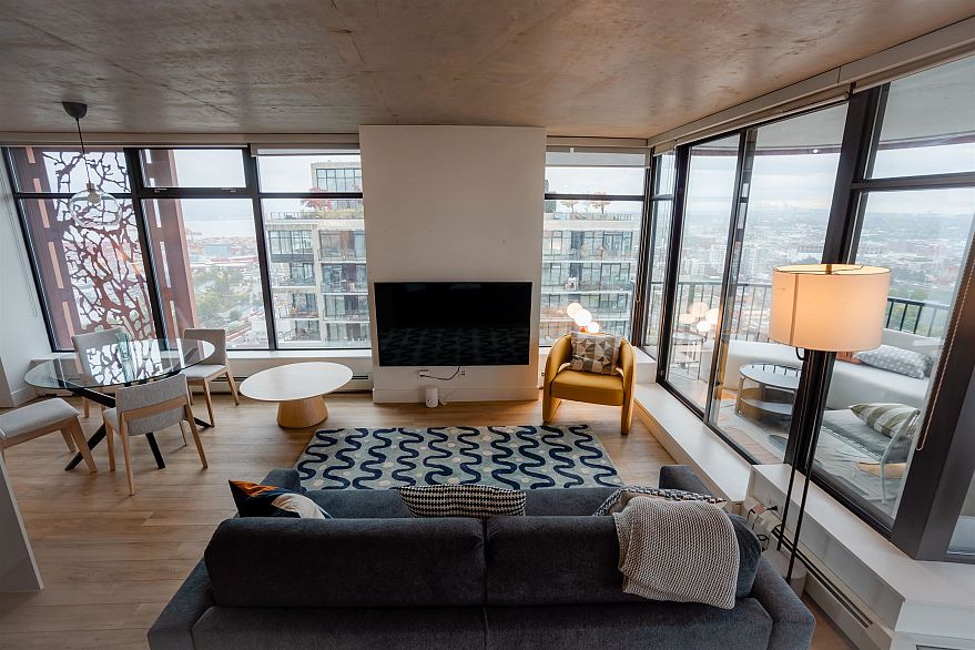 3406 128 W Cordova Street
