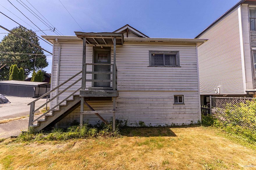 824 Semlin Drive