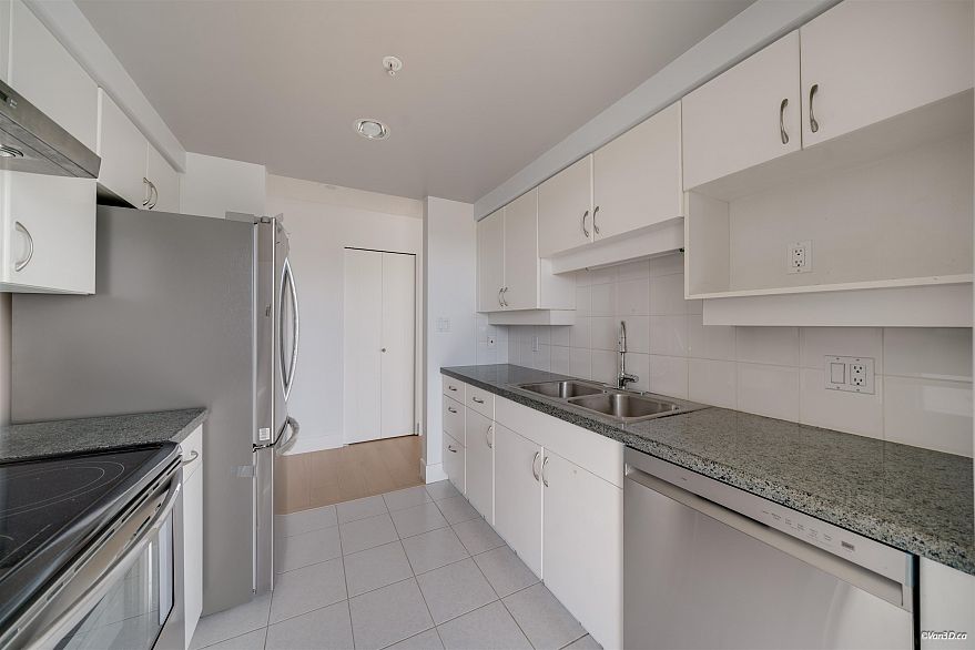 2206 1201 Marinaside Crescent