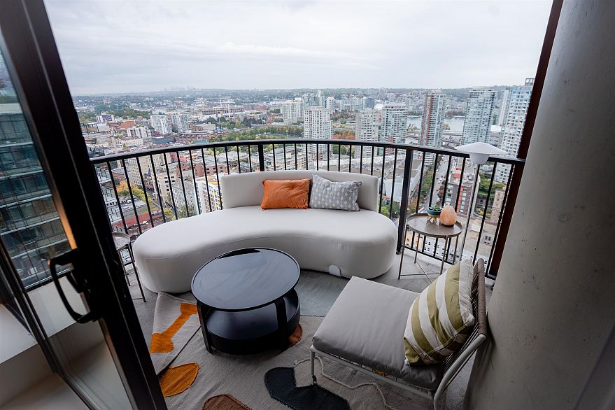 3406 128 W Cordova Street