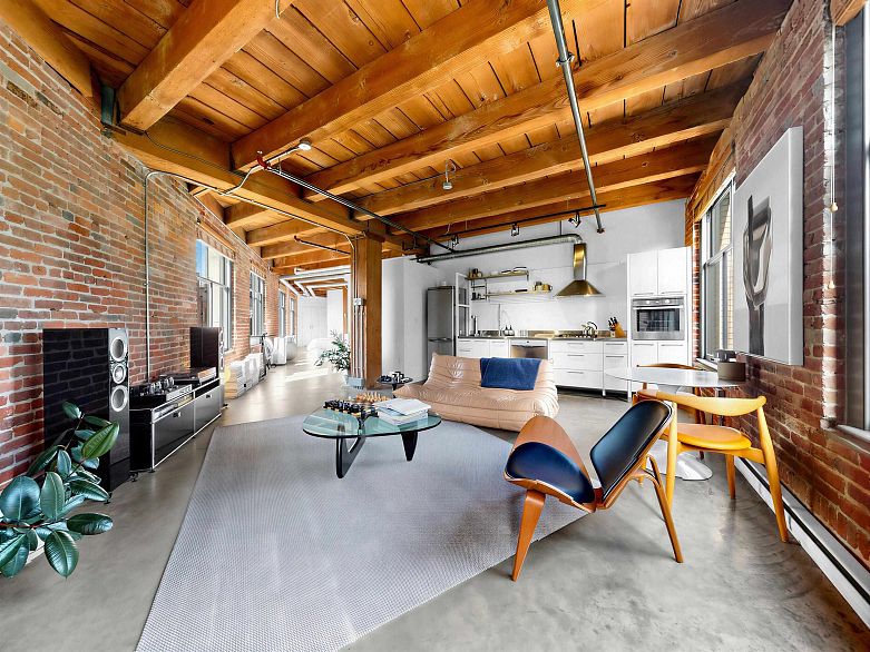 321 55 E Cordova Street