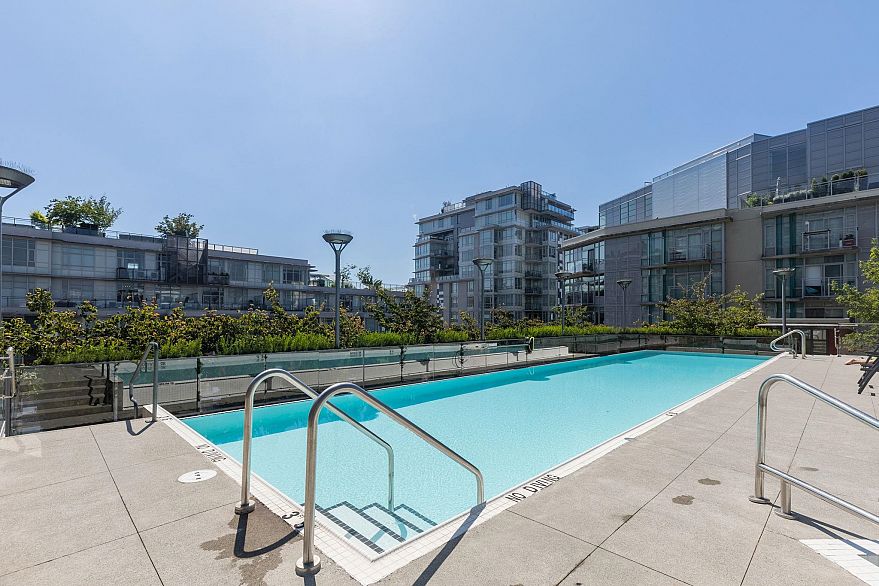 62 W 1st Avenue
