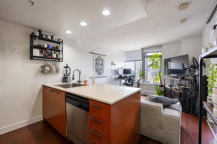 2604 1255 Seymour Street