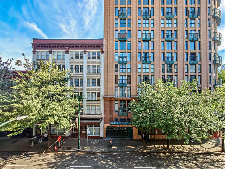 321 55 E Cordova Street