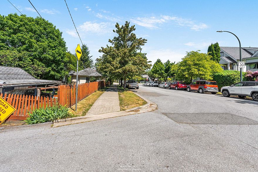 6 W King Edward Avenue