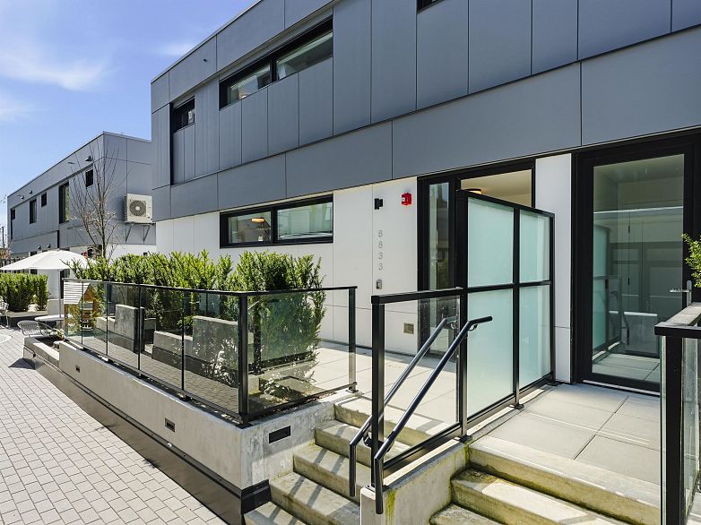 6833 Cambie Street