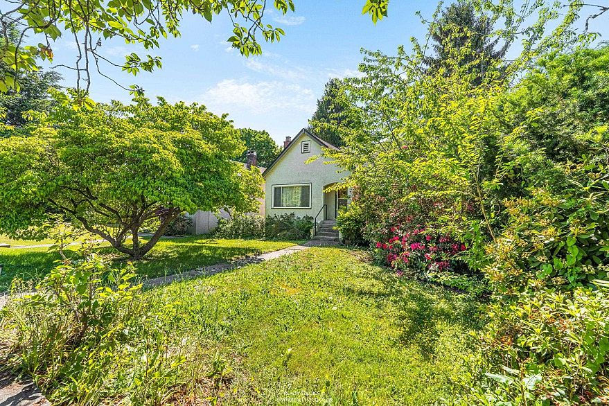 28 W King Edward Avenue