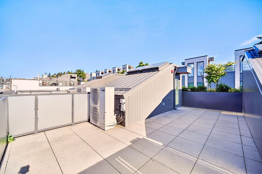 675 W 30th Avenue