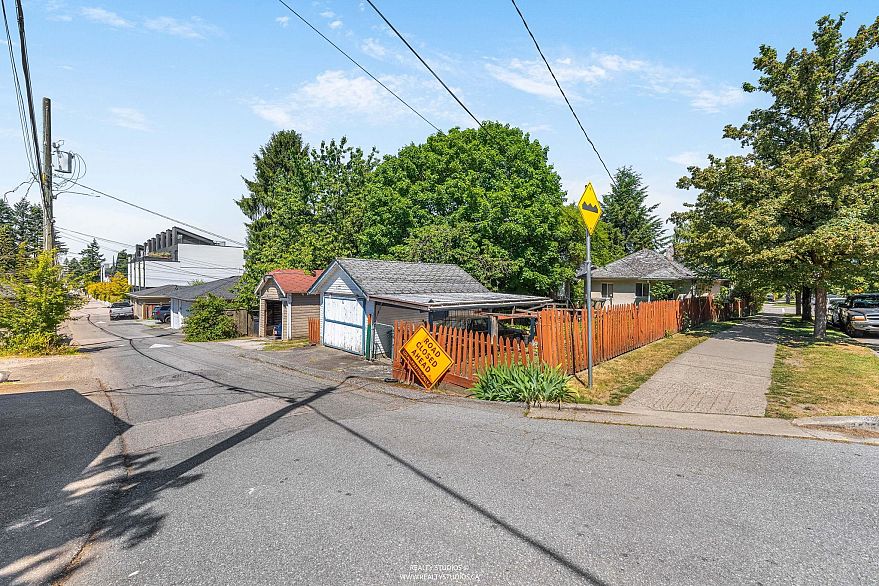 6 W King Edward Avenue