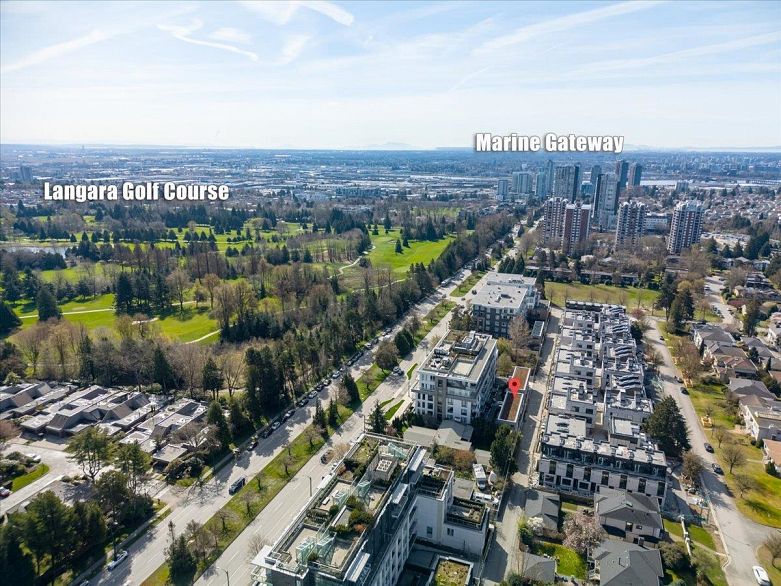 6833 Cambie Street