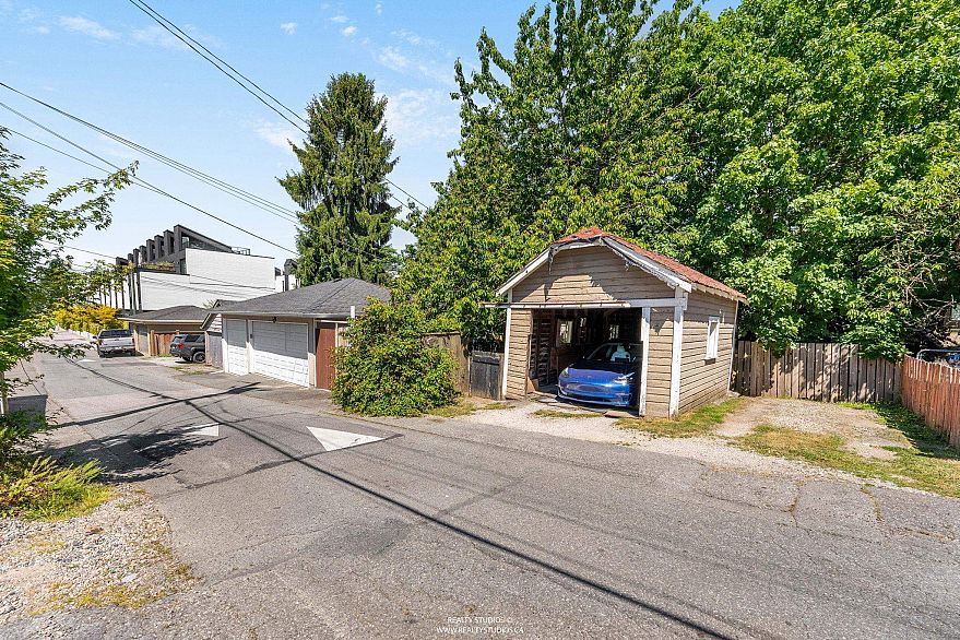 12 W King Edward Avenue