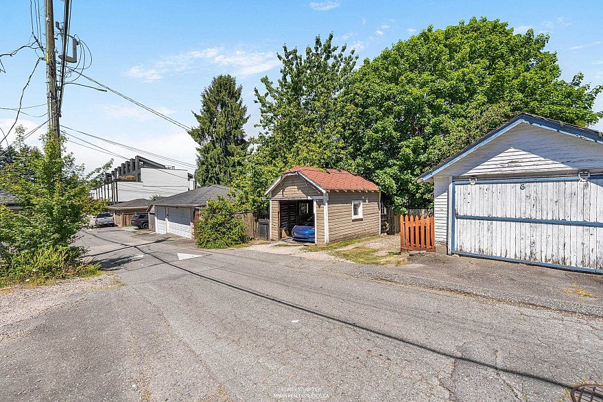 6 W King Edward Avenue