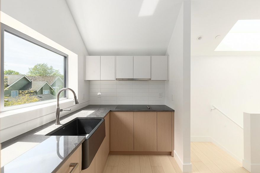 22 W 14th Avenue