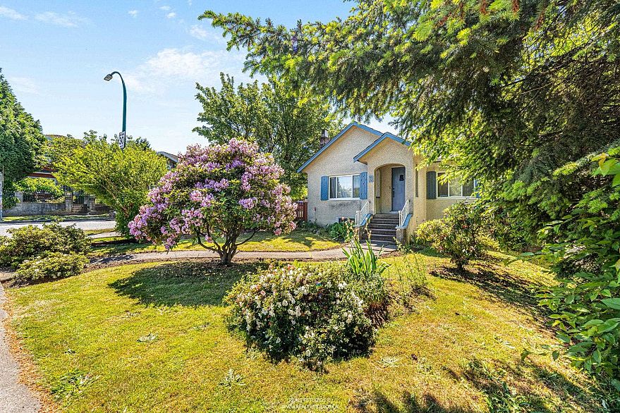 6 W King Edward Avenue