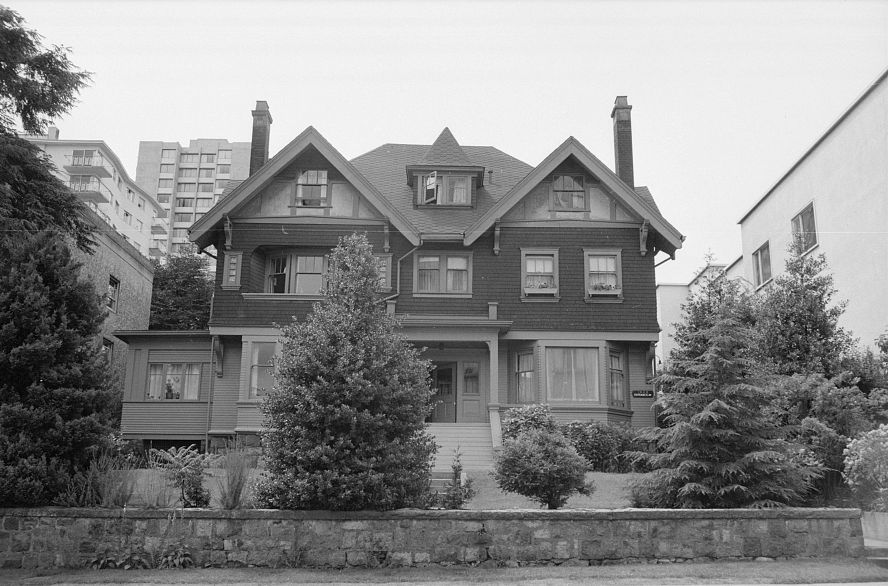 204 1860 Robson Street