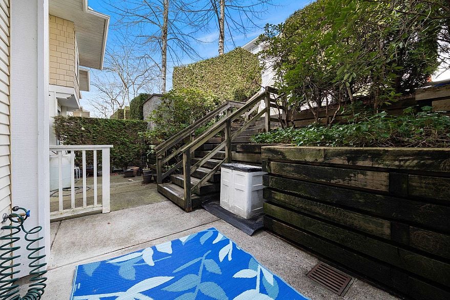 5 3586 Rainier Place