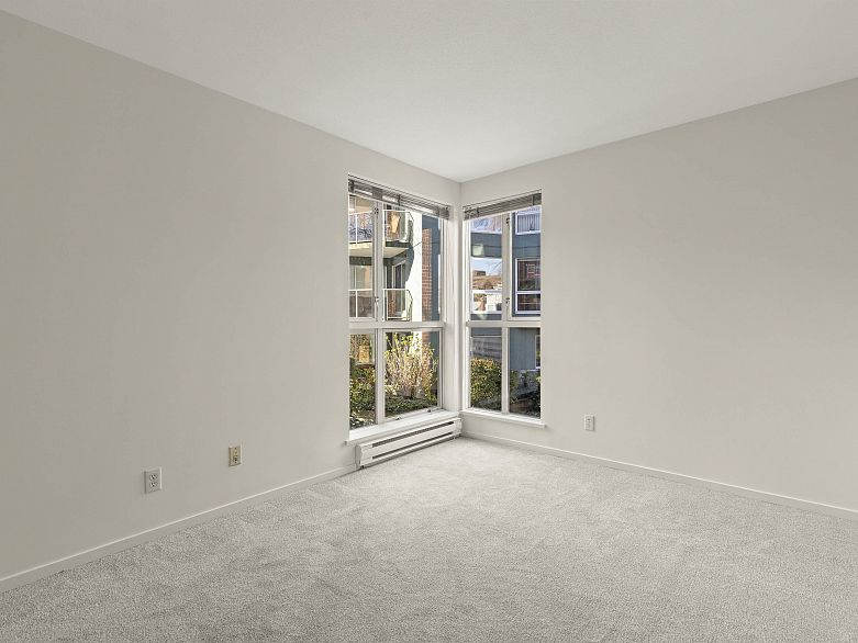 202 1551 Mariner Walk