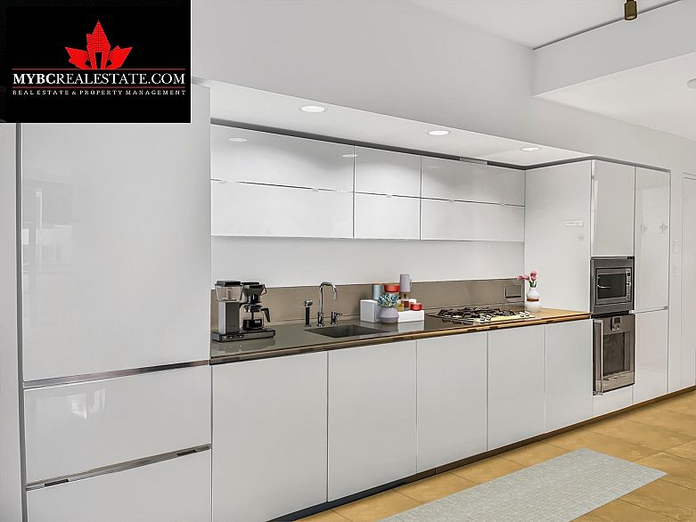 1607 838 W Hastings Street