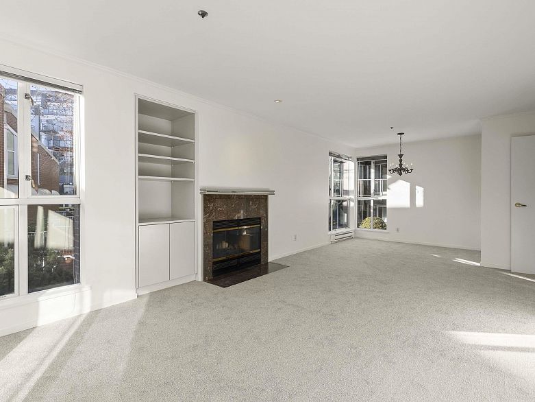 202 1551 Mariner Walk