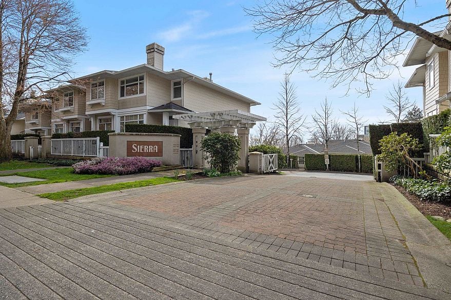 5 3586 Rainier Place
