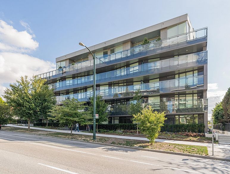408 7638 Cambie Street
