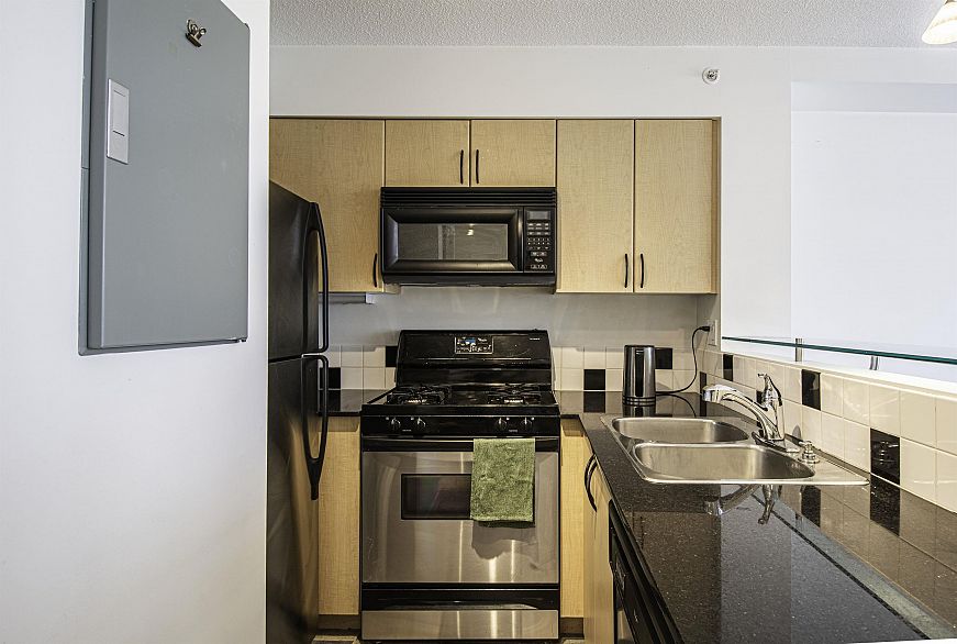 2510 63 Keefer Place