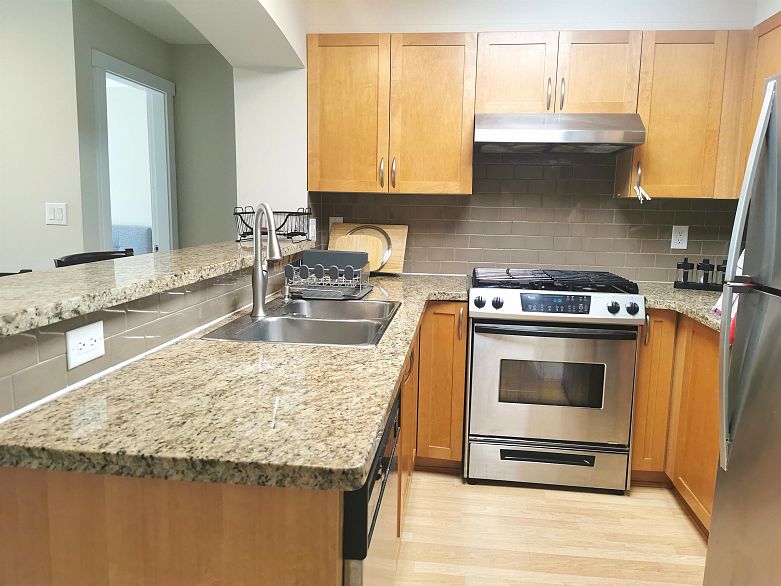 318 2388 Western Parkway
