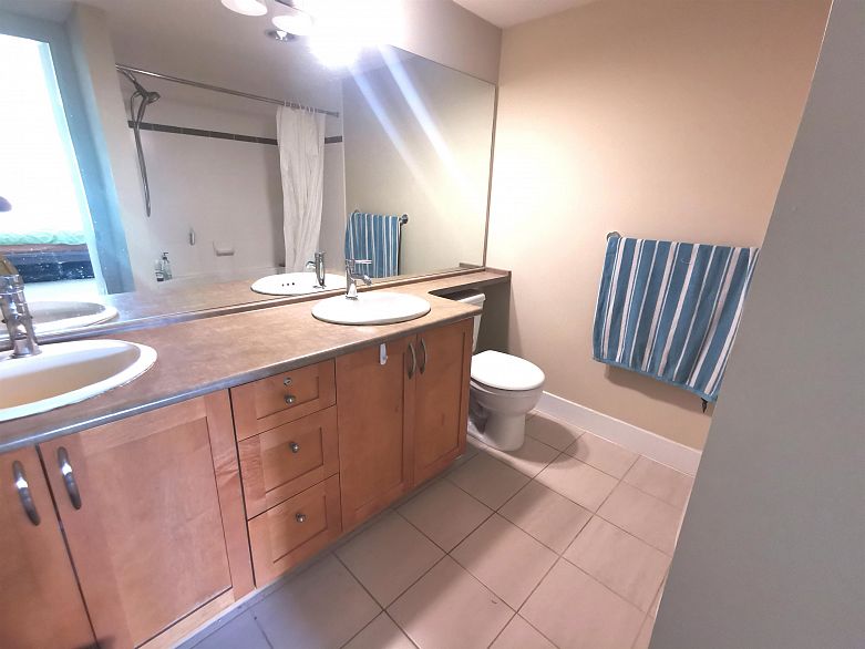 318 2388 Western Parkway