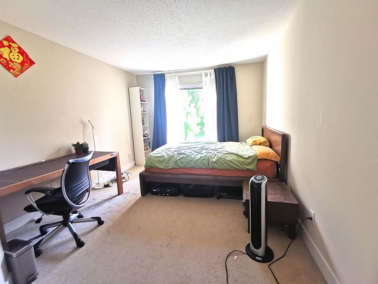 318 2388 Western Parkway
