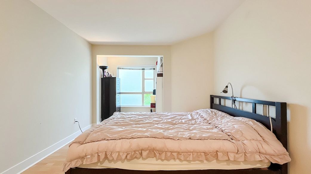 208 2338 Western Parkway