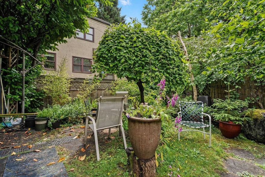 2012 York Avenue