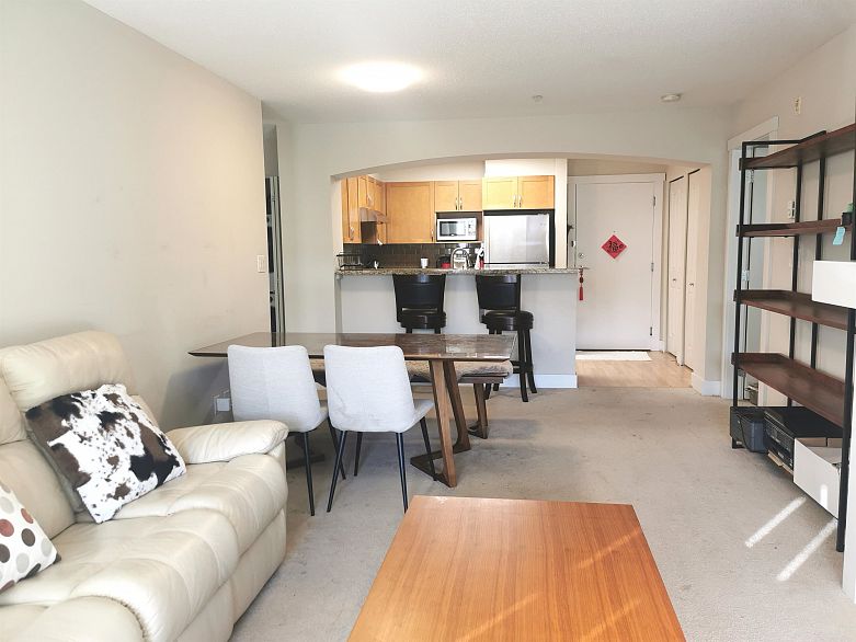 318 2388 Western Parkway