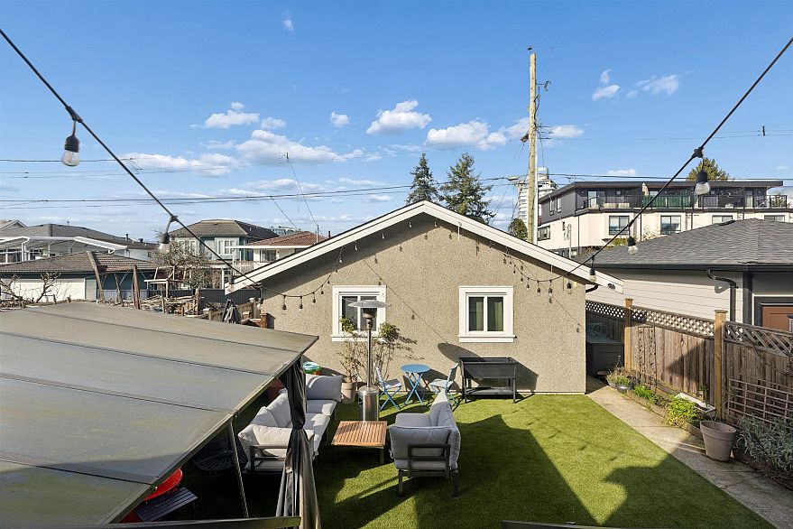 2275 E 34th Avenue