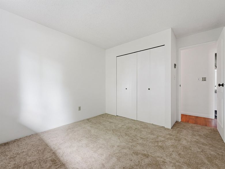 3321 Marquette Crescent