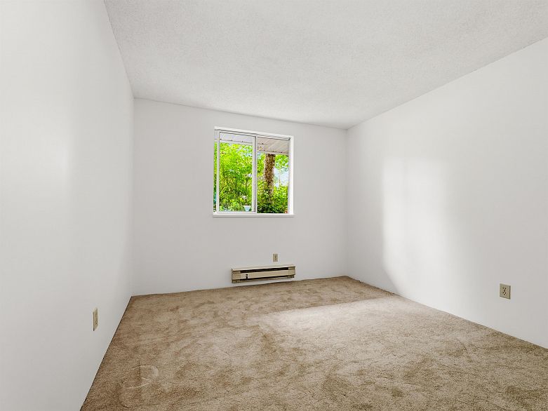 3321 Marquette Crescent