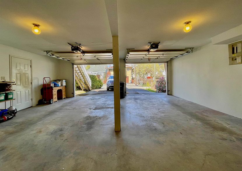 937 W 18th Avenue